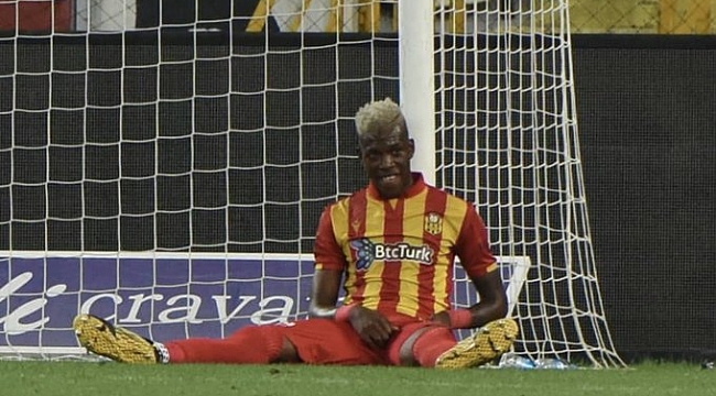 Hadebe Dynamo'ya transfer oldu! 