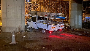 Kamyonet viyadük inşaatına daldı 
