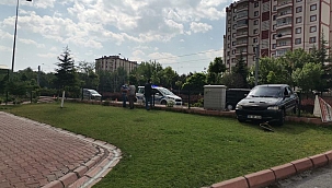 Kontrolden çıkan araç bahçeye girdi