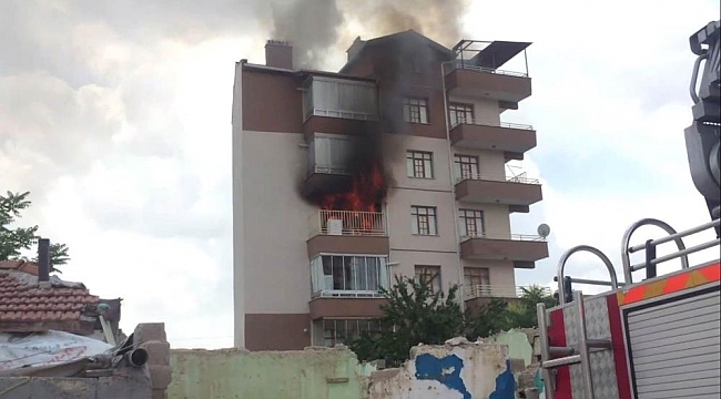 Konya'da apartmanda yangın paniği