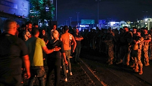 Lübnanlılar bankaları protesto etti