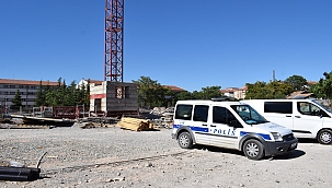 Okul inşaattında düşen işçi yaralandı