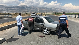 Otomobil ile minibüs çarpıştı: 3 yaralı 