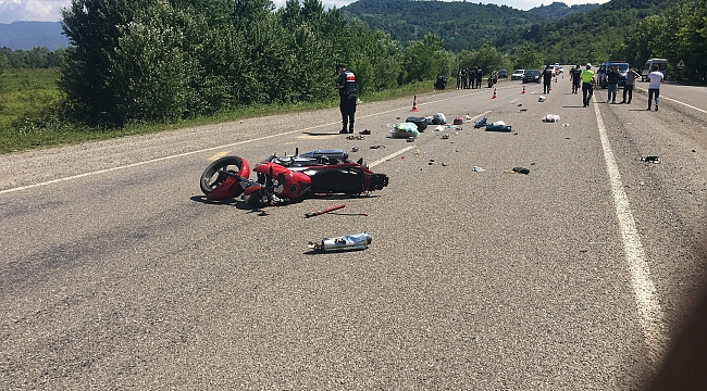 Otomobil motosikletle çarpıştı: 1 yaralı 