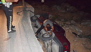 Otomobil şarampole düştü: 2 yaralı!