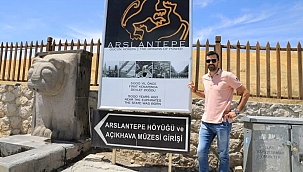 Simon tarihi yerlerini gezdi!