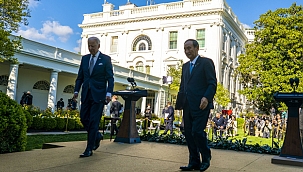 Suga ve Biden G7 Zirvesi'nde görüştü 