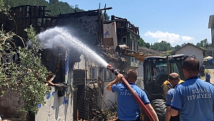 Trafo patladı 3 köy evi küle döndü 