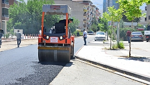 Yeşilyurt'ta yollar asfaltlanıyor 