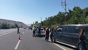 İki hafif ticari araç çarpıştı: 12 yaralı! 