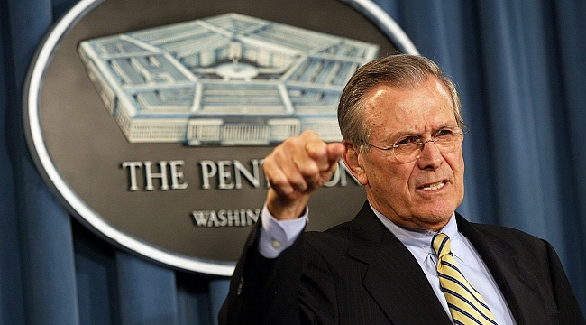 Eski ABD Savunma Bakanı Rumsfeld öldü 