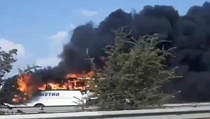İzmir'de yolcu otobüsü alev alev yandı 