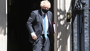 Johnson kendini karantinaya aldı