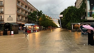 Kosova'da cadde ve sokaklar göle döndü 
