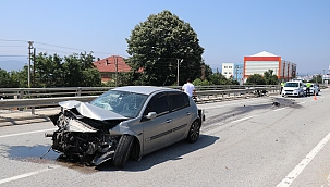 Otomobil bariyerlere çarptı: 4 yaralı