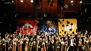 Tıp Fakültesi'nde mezuniyet coşkusu 