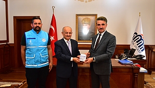 Vali Baruş Kurban bağışında bulundu