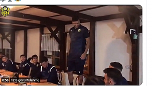 YMS'li futbolculardan şarkı performansı