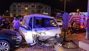 Altınova'da trafik kazası: 2 yaralı 