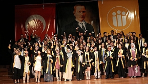 Yeni mezun diş hekimleri kep fırlattı! 