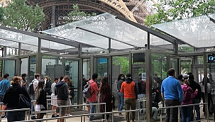 Fransa'da Covid-19 sağlık kartı yürürlüğe girdi 