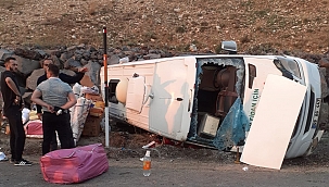 Düğün dönüşü trafik kazası: 6 yaralı! 