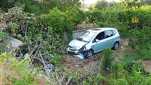 Otomobil bahçeye uçtu: 3 yaralı 