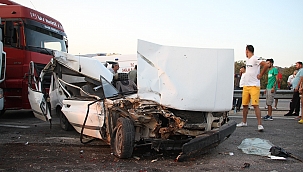 Otomobil tıra arkadan çarptı: 2 ağır yaralı 