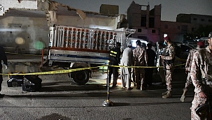 Pakistan'daki bombalı saldırıda 13 kişi öldü 