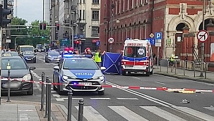 Polonya'da otobüs genç kadını ezdi : 1 ölü