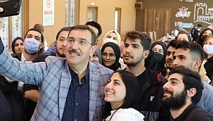 AK Partili Tüfenkci öğrencilerle buluştu