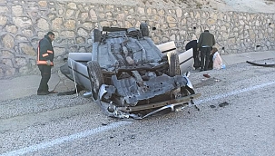 Takla atan araç ters döndü: 3 yaralı! 