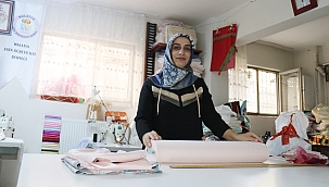 Dikiş nakış yaparak 3 çocuğuna bakıyor