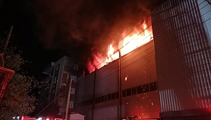 İzmir'de depo ve atölye yangını