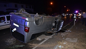 Minibüs takla atıp karşı şeride geçti: 5 yaralı