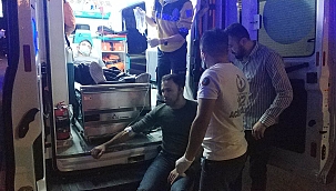 Otobüs durağında bıçaklı kavga: 2 yaralı 