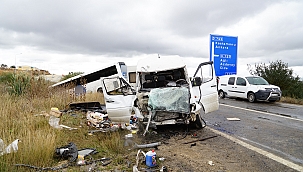 Otobüs ile minibüs çarpıştı: 10 yaralı