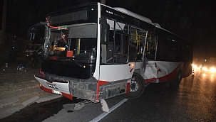 Otobüs ile tır çarpıştı: 12 yaralı