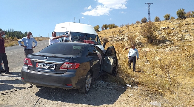 Doğanşehir'de trafik kazası 11 yaralı