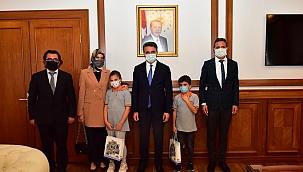 Vali Baruş Öğrencileri Kabul Etti! 