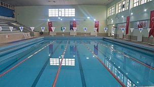 Yüzmede kışlık havuza geçildi 