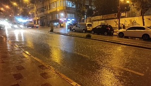 Bandırma'da sağanak etkili oldu 