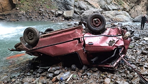 Dereye uçan aracın sürücüsü öldü 