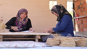 Dut pestili ev hanımlarının geçim kaynağı oldu