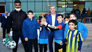 'Gençlerimizin başarısı bizi gururlandırıyor'