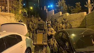 İsrail askerleri 5 Filistinliyi gözaltına aldı