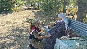 Jandarma yaşlıları unutmadı 