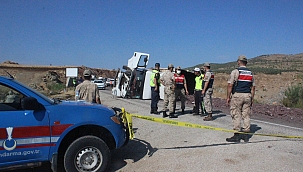 Kilis'te tır ile otomobil çarpıştı: 4 ölü 
