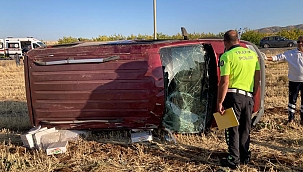 Kontrolden çıkan araç tarlaya uçtu!
