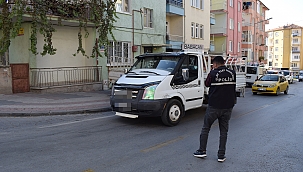 Şüpheli araçtan ruhsatsız silah çıktı! 